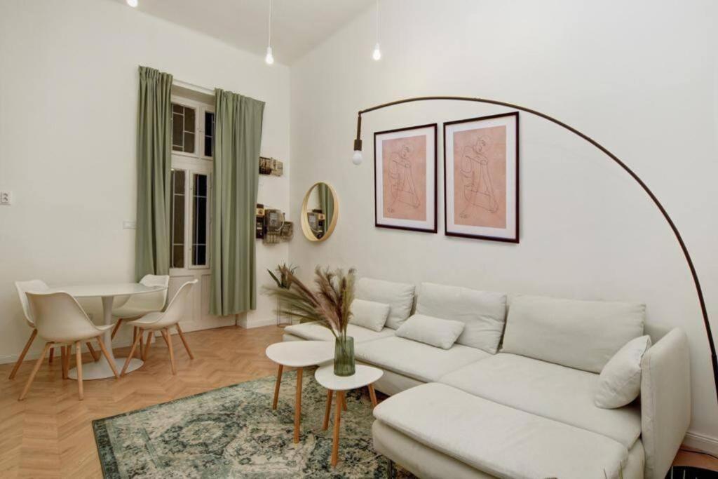 Lovely 3 Bedrooms Apartment In The Jewish Quarter Boedapest Buitenkant foto