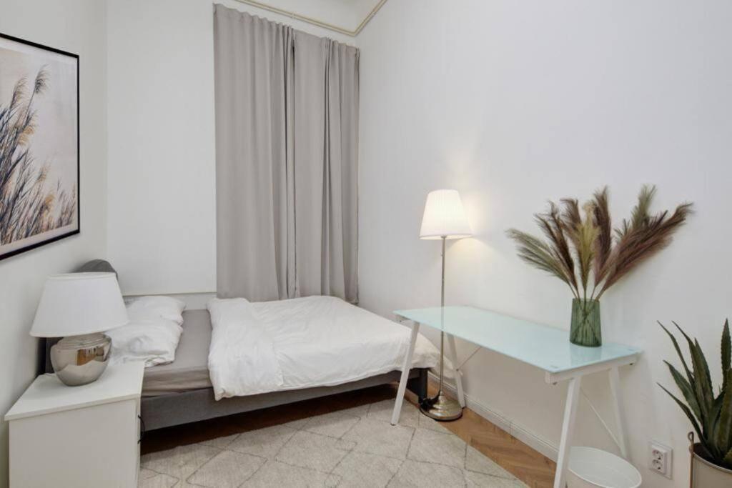 Lovely 3 Bedrooms Apartment In The Jewish Quarter Boedapest Buitenkant foto
