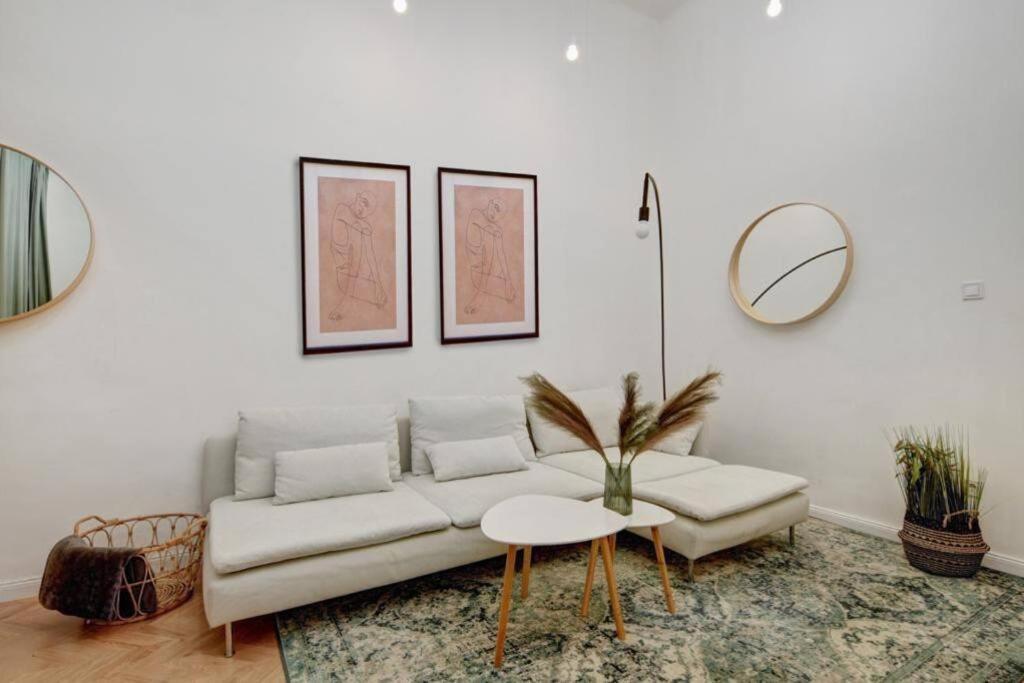 Lovely 3 Bedrooms Apartment In The Jewish Quarter Boedapest Buitenkant foto